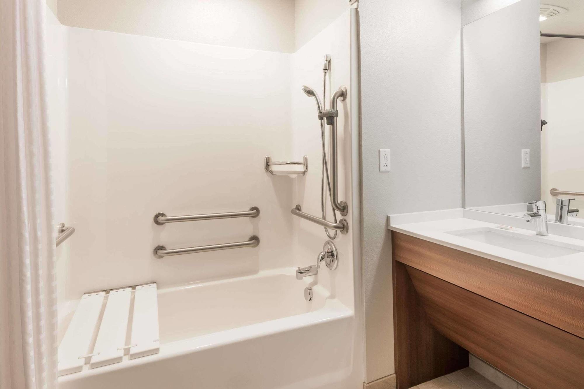 Microtel Inn & Suites By Wyndham Altoona Eksteriør bilde